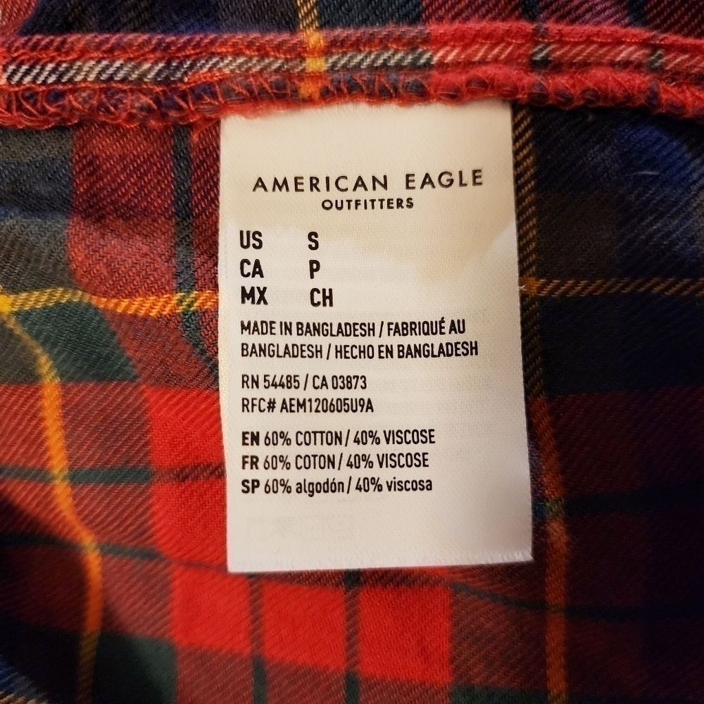 American Eagle AEO Cozy Cabin Cropped Patched Flannel Shirt Red Women's Small S - Picture 13 of 14